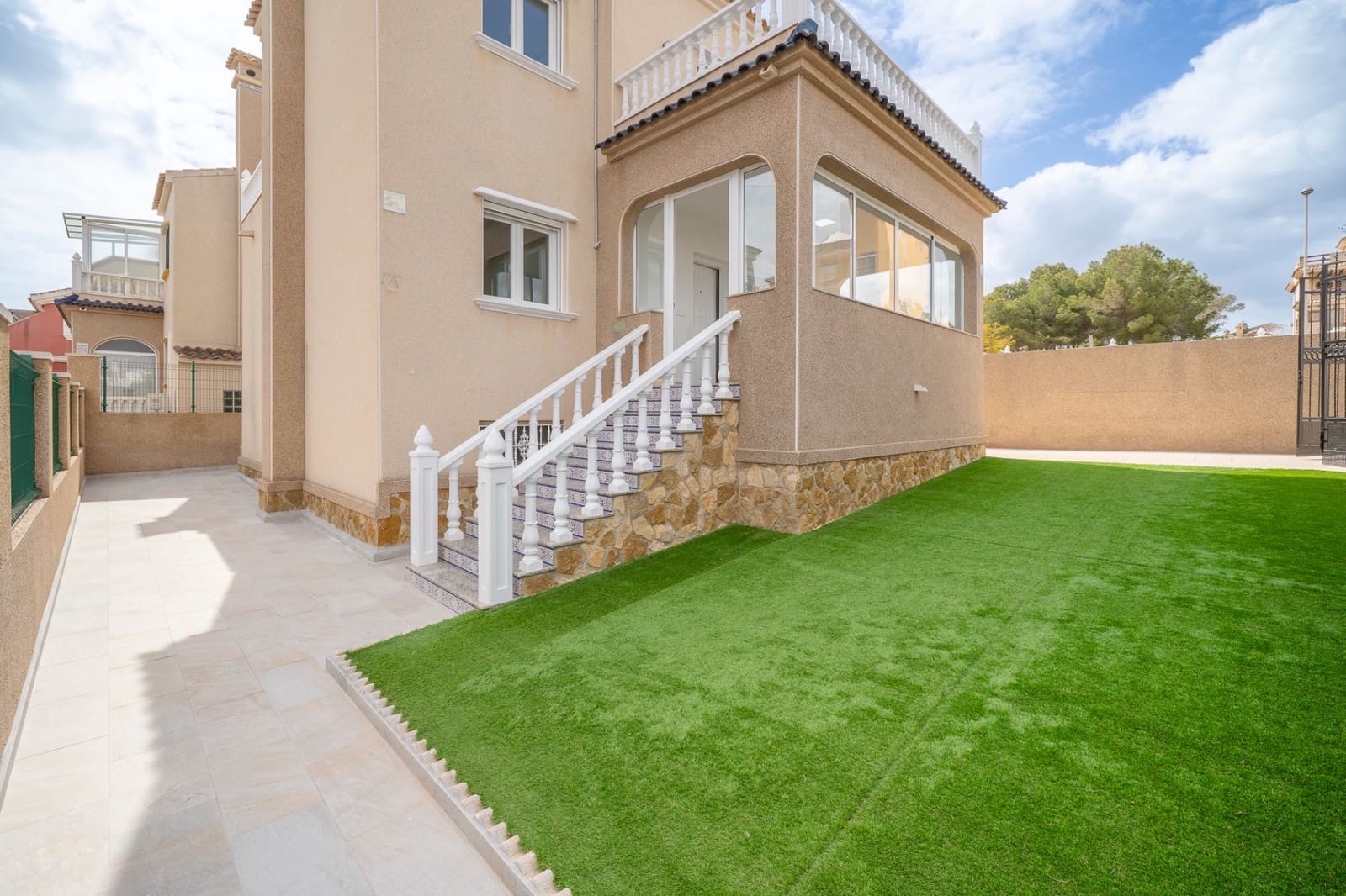 4 quarto Moradia para venda em Orihuela Costa com piscina - 460 000 € (Ref: 10012514)