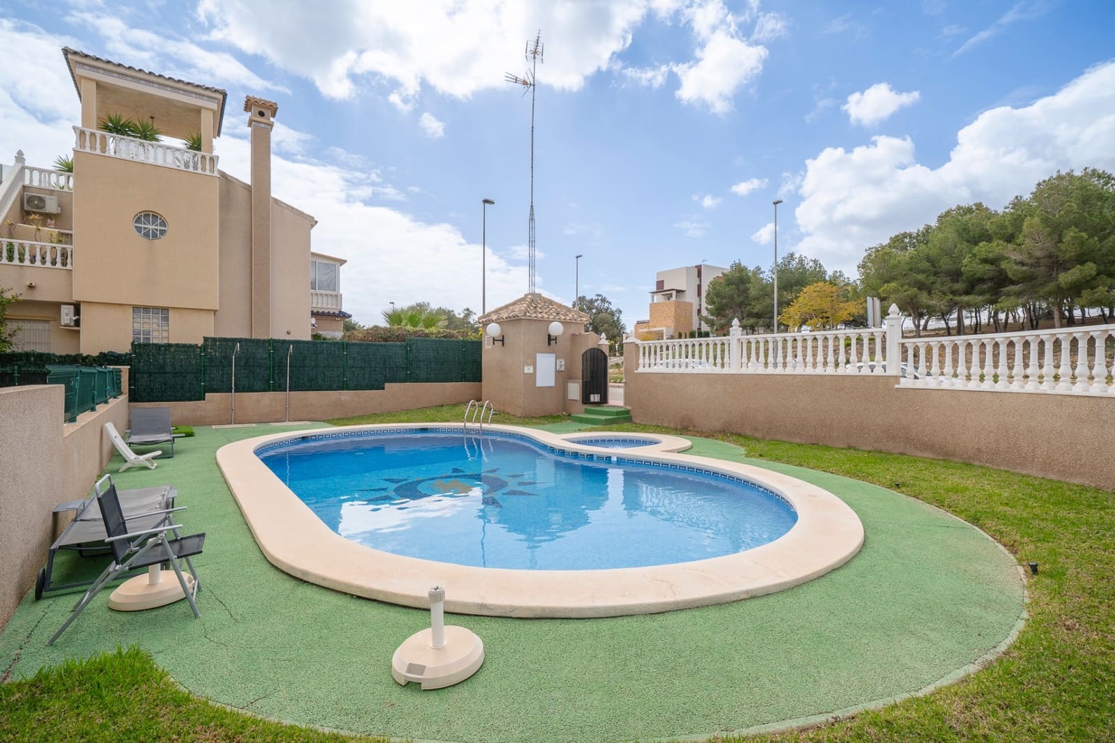 4 quarto Moradia para venda em Orihuela Costa com piscina - 460 000 € (Ref: 10012514)