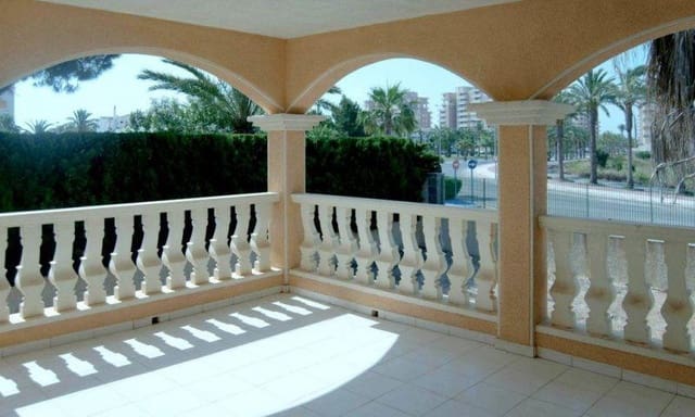 3 quarto Moradia para venda em La Manga del Mar Menor com piscina - 780 000 € (Ref: 10018835)