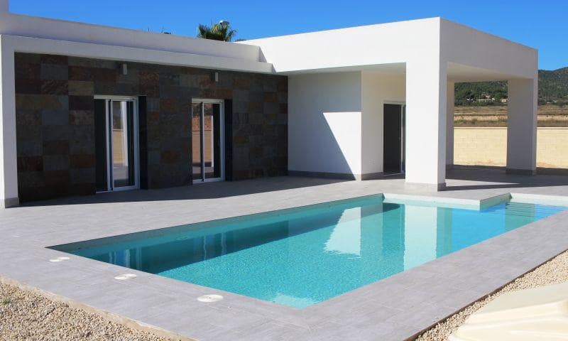 3 quarto Moradia para venda em La Romana com piscina - 375 000 € (Ref: 10018841)