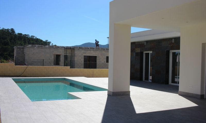 3 quarto Moradia para venda em La Romana com piscina - 375 000 € (Ref: 10018841)