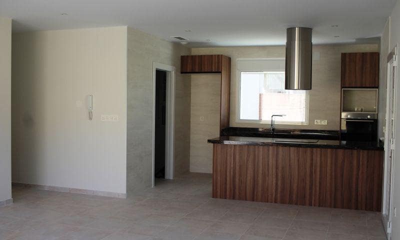 3 quarto Moradia para venda em La Romana com piscina - 375 000 € (Ref: 10018841)