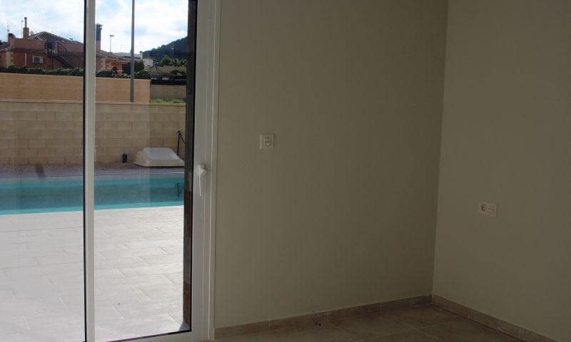 3 quarto Moradia para venda em La Romana com piscina - 375 000 € (Ref: 10018841)