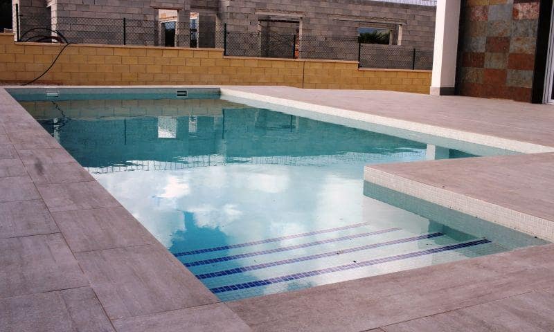 3 quarto Moradia para venda em La Romana com piscina - 375 000 € (Ref: 10018841)