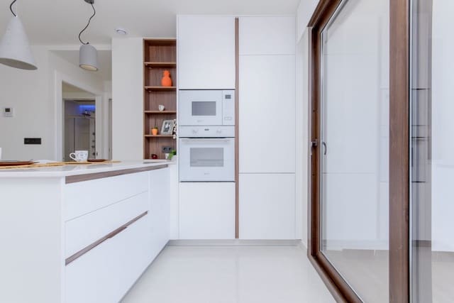 3 quarto Apartamento para venda em Los Balcones com piscina - 310 000 € (Ref: 10018845)