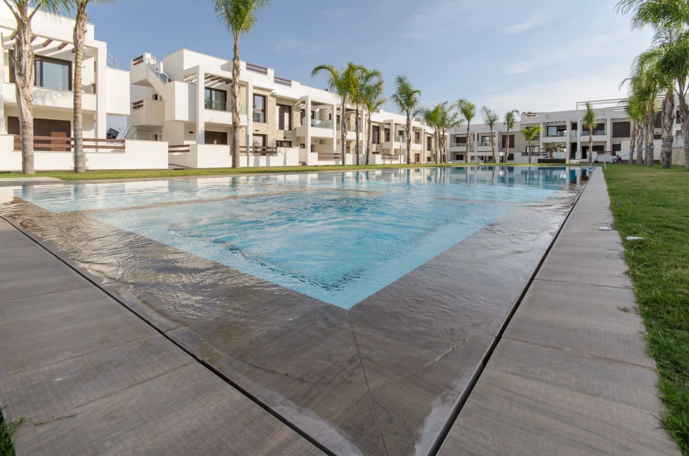 Apartamento de 3 habitaciones en Los Balcones en venta con piscina - 310.000 € (Ref: 10018845)