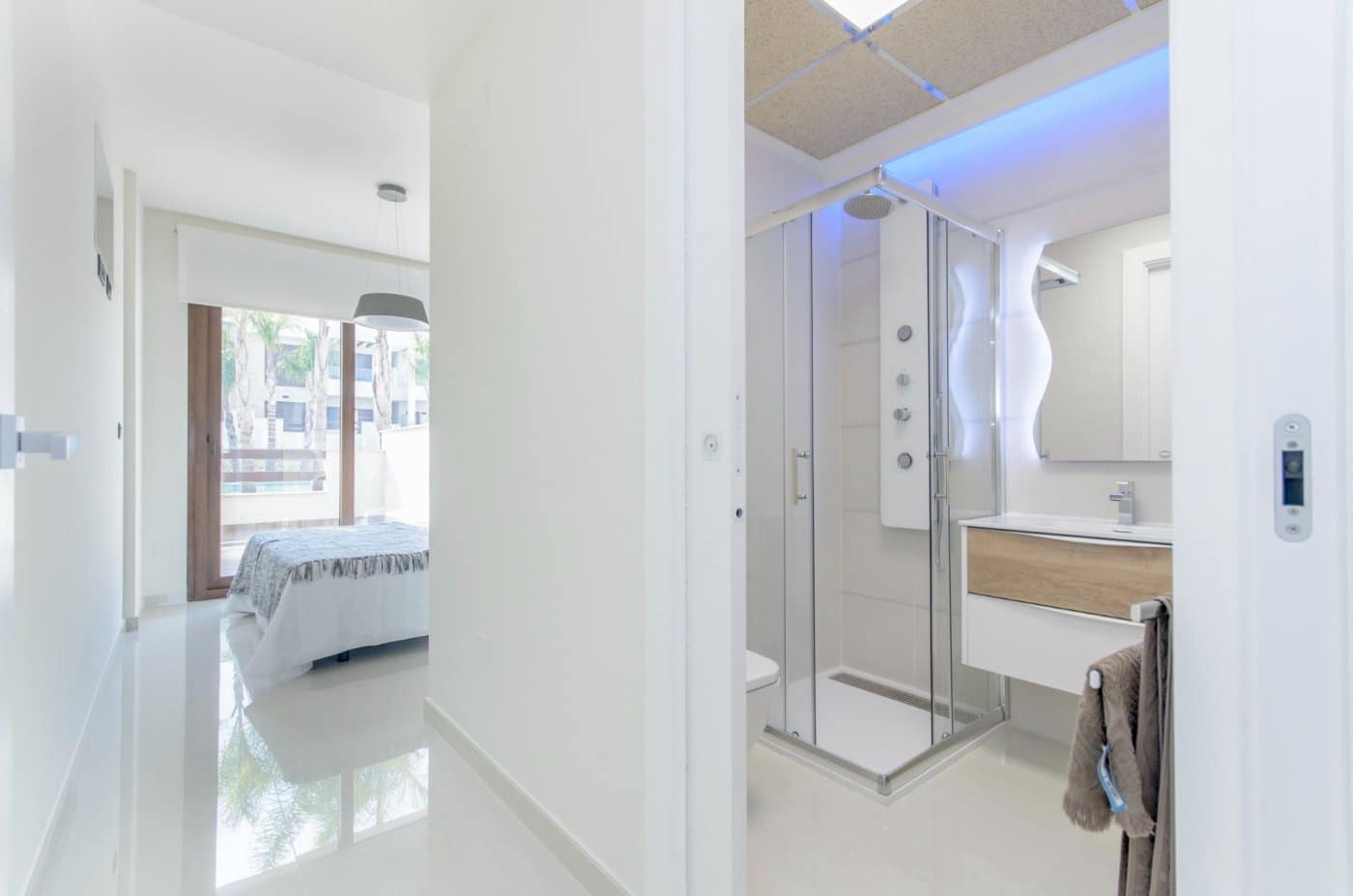 Apartamento de 2 habitaciones en Los Balcones en venta con piscina - 300.000 € (Ref: 10018853)