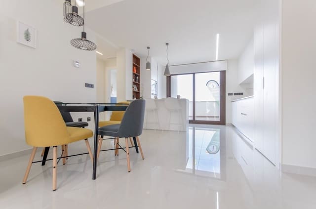 Apartamento de 2 habitaciones en Los Balcones en venta con piscina - 300.000 € (Ref: 10018853)