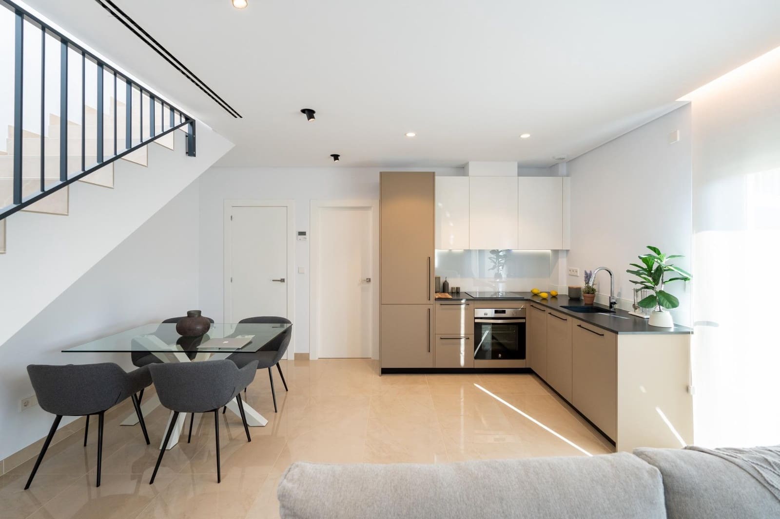 3 soveværelse Semi-Rækkehus til salg i Gran Alacant med swimmingpool - € 410.000 (Ref: 10018878)