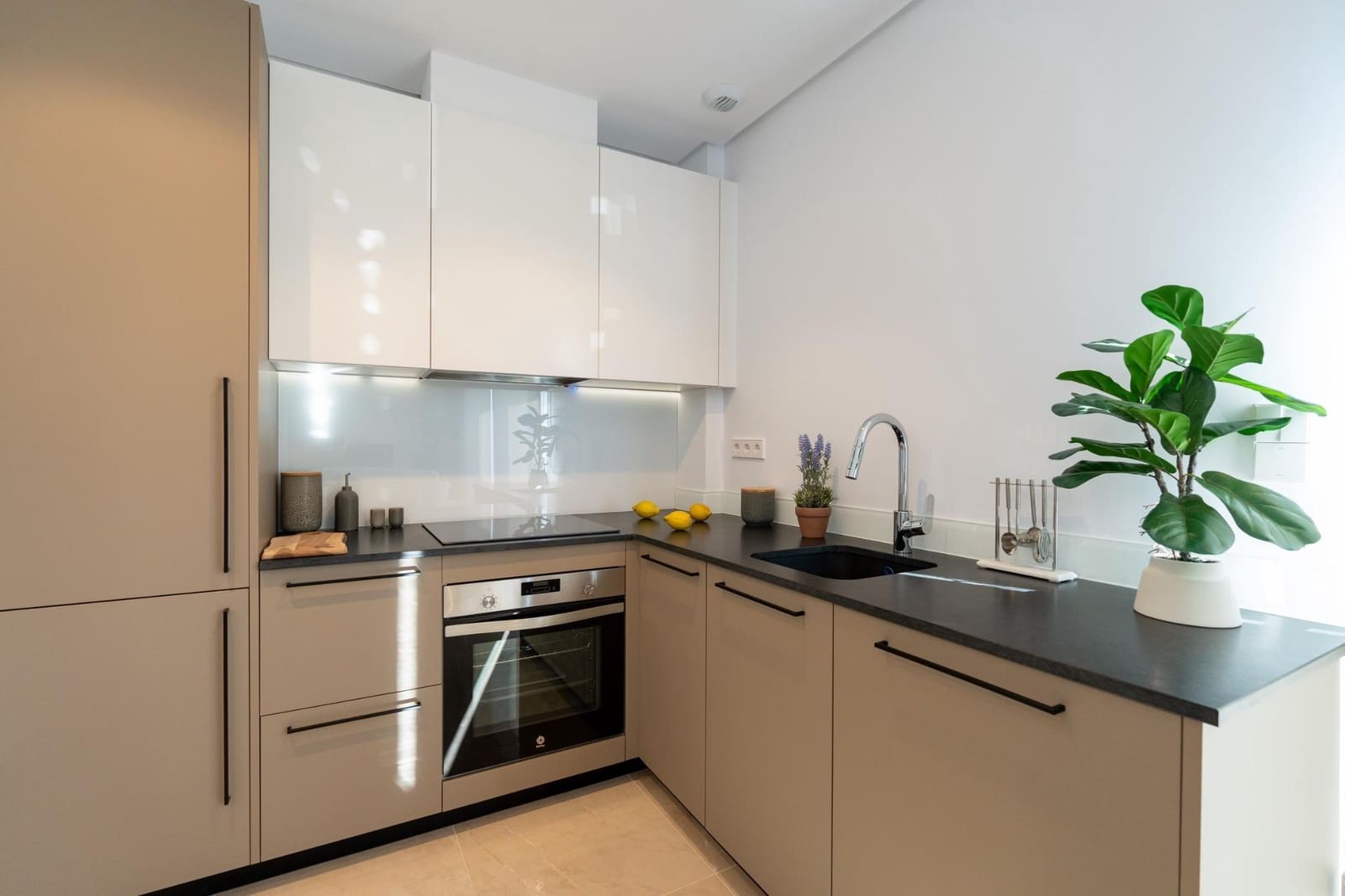 3 soveværelse Semi-Rækkehus til salg i Gran Alacant med swimmingpool - € 410.000 (Ref: 10018878)