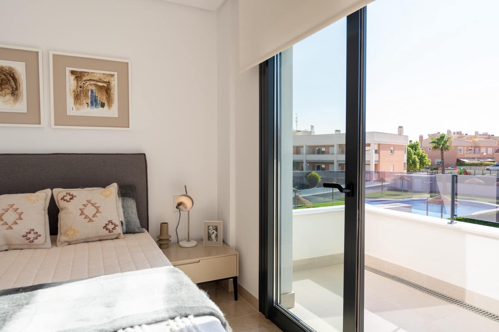 3 soveværelse Semi-Rækkehus til salg i Gran Alacant med swimmingpool - € 410.000 (Ref: 10018878)
