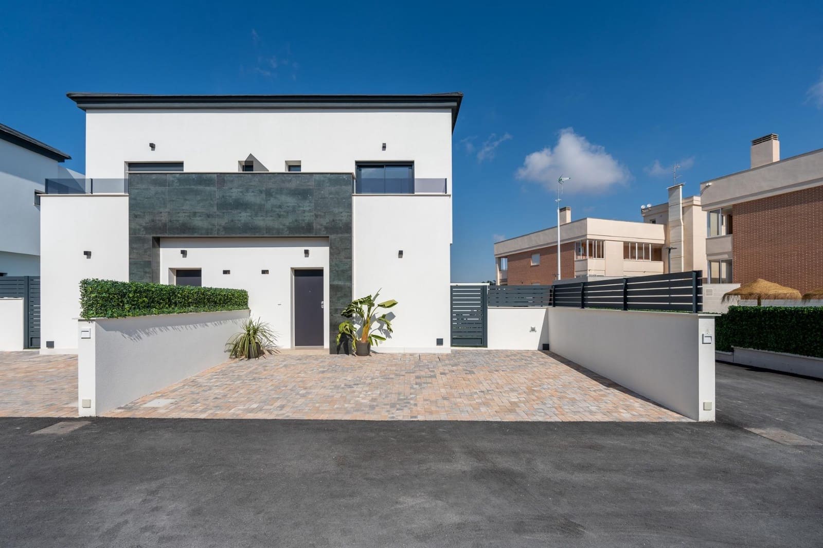 3 soveværelse Semi-Rækkehus til salg i Gran Alacant med swimmingpool - € 410.000 (Ref: 10018878)