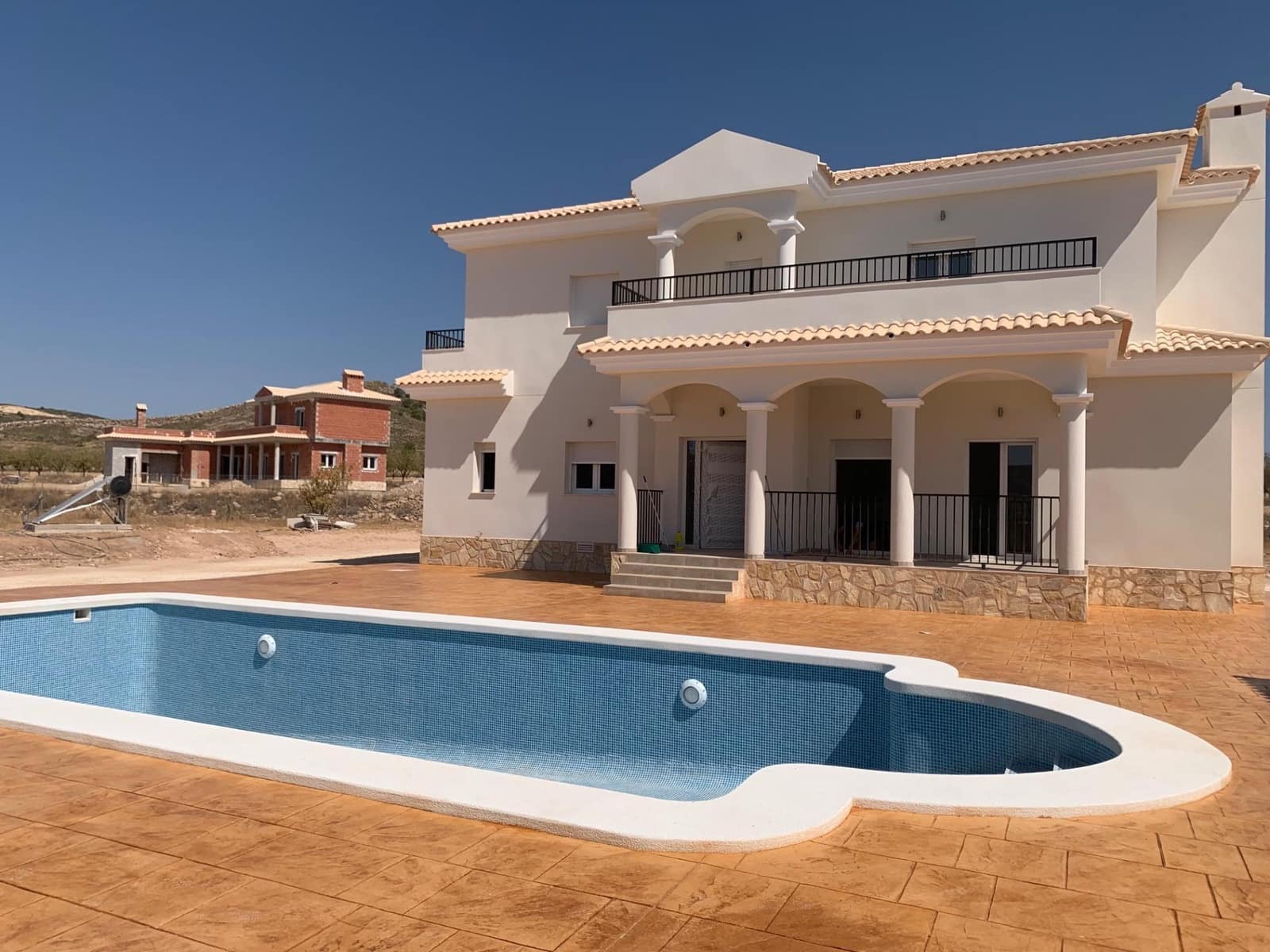 4 Zimmer Villa zu verkaufen in Pinoso mit Pool Garage - 423.000 € (Ref: 10020165)
