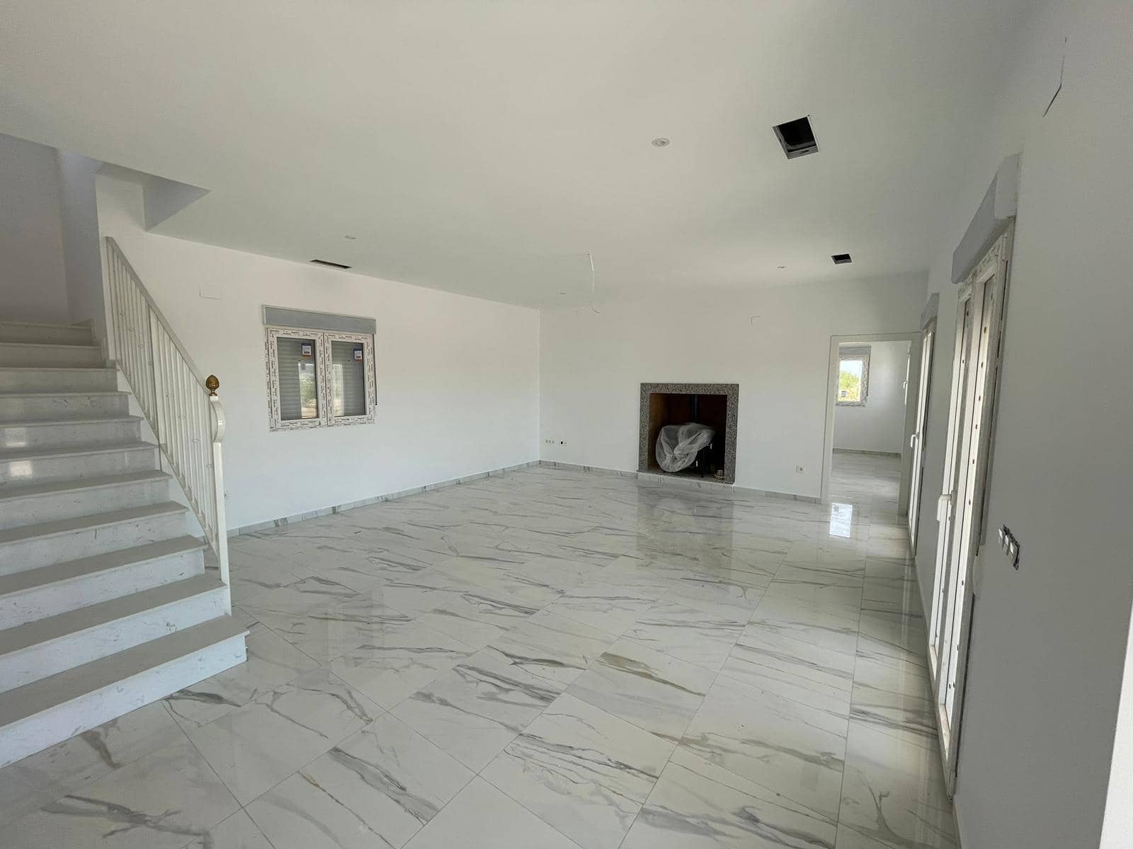 6 bedroom Villa for sale in Pinoso with pool garage - € 611,000 (Ref: 10020168)