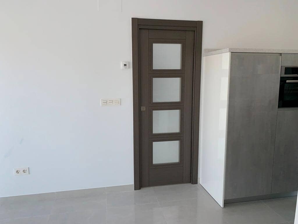 4 Zimmer Villa zu verkaufen in Pinoso mit Pool Garage - 436.000 € (Ref: 10020170)