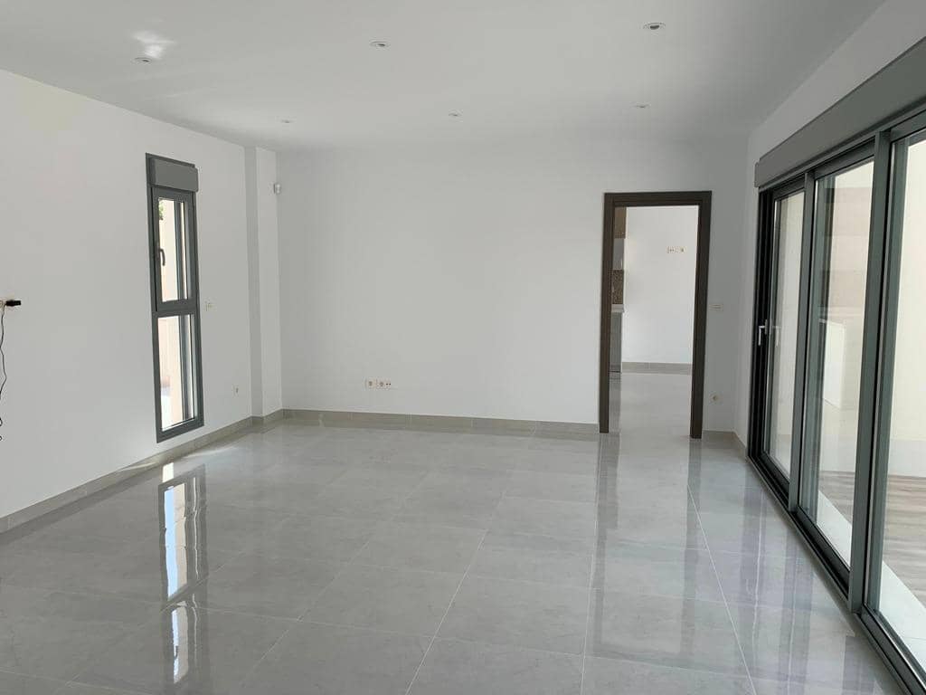 4 Zimmer Villa zu verkaufen in Pinoso mit Pool Garage - 436.000 € (Ref: 10020170)