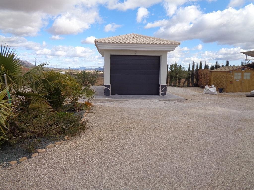3 slaapkamer Villa te koop in Pinoso met zwembad garage - € 332.000 (Ref: 10020172)