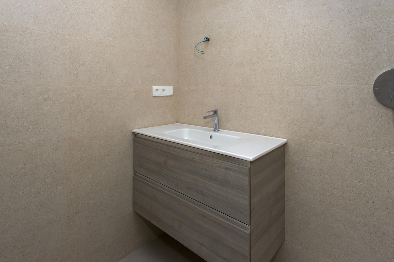 Apartamento de 3 habitaciones en Hondón de las Nieves en venta - 215.000 € (Ref: 10020202)