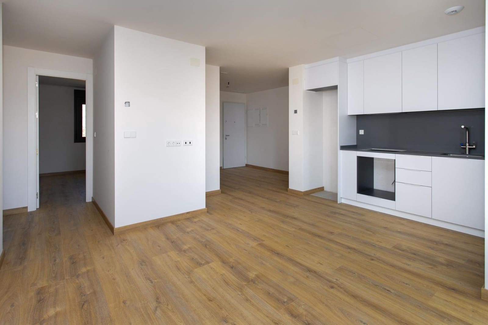 Apartamento de 3 habitaciones en Hondón de las Nieves en venta - 215.000 € (Ref: 10020202)