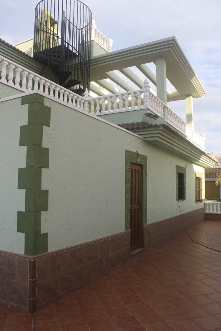 3 bedroom Villa for sale in Los Altos with pool - € 550,000 (Ref: 10026347)