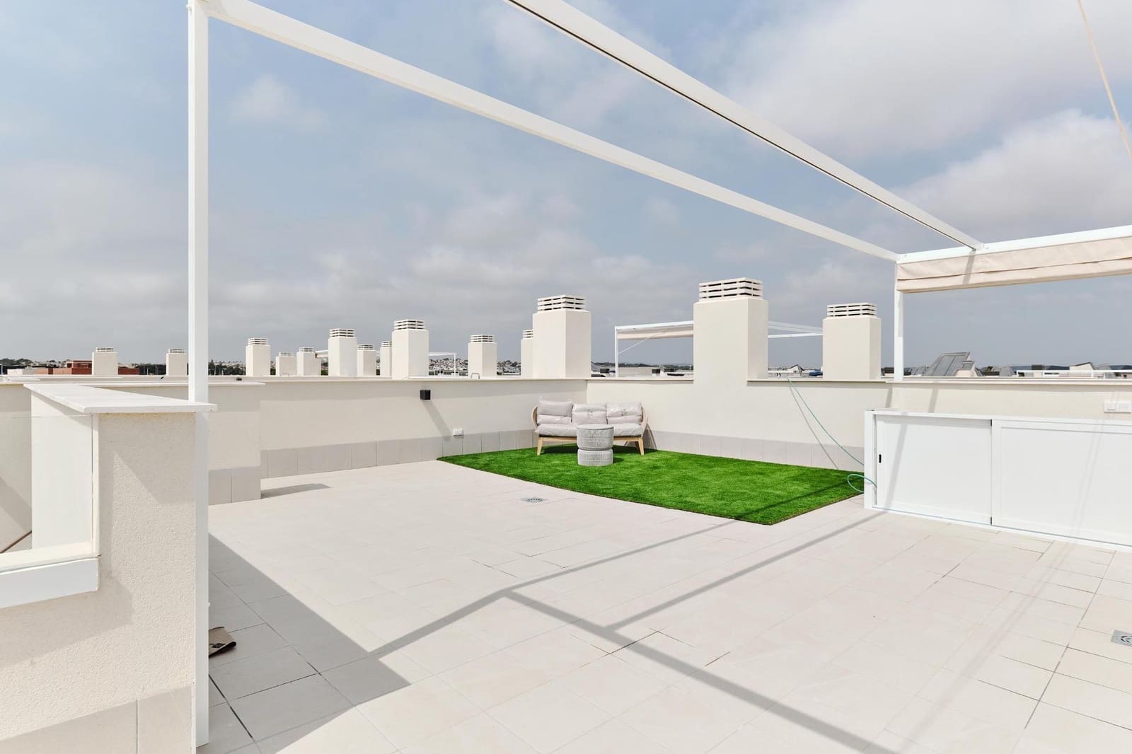 2 sypialnia Apartament na sprzedaż w Torrevieja z basenem - 380 000 € (Ref: 10026359)