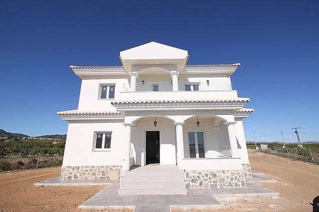 4 bedroom Villa for sale in Pinoso with pool - € 375,000 (Ref: 10026393)