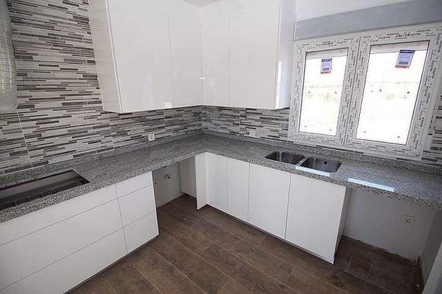 4 slaapkamer Villa te koop in Pinoso met zwembad - € 375.000 (Ref: 10026393)