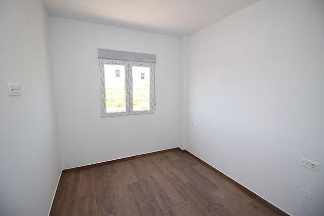 4 slaapkamer Villa te koop in Pinoso met zwembad - € 375.000 (Ref: 10026393)
