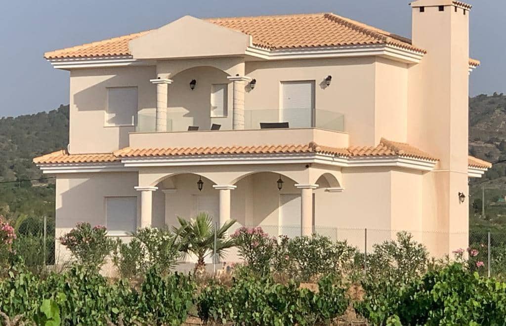 4 slaapkamer Villa te koop in Pinoso met zwembad - € 375.000 (Ref: 10026393)