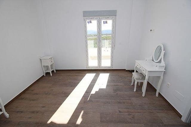4 slaapkamer Villa te koop in Pinoso met zwembad - € 375.000 (Ref: 10026393)