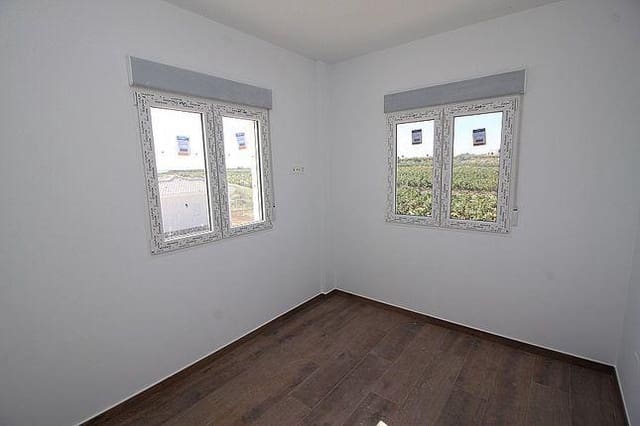 4 slaapkamer Villa te koop in Pinoso met zwembad - € 375.000 (Ref: 10026393)