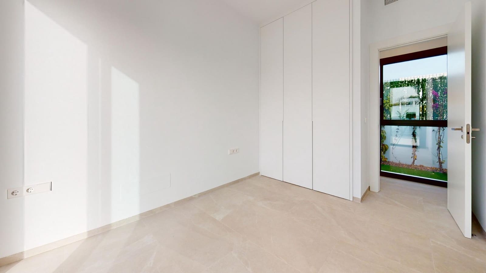 3 Zimmer Villa zu verkaufen in Los Alcazares mit Pool - 719.900 € (Ref: 10026428)