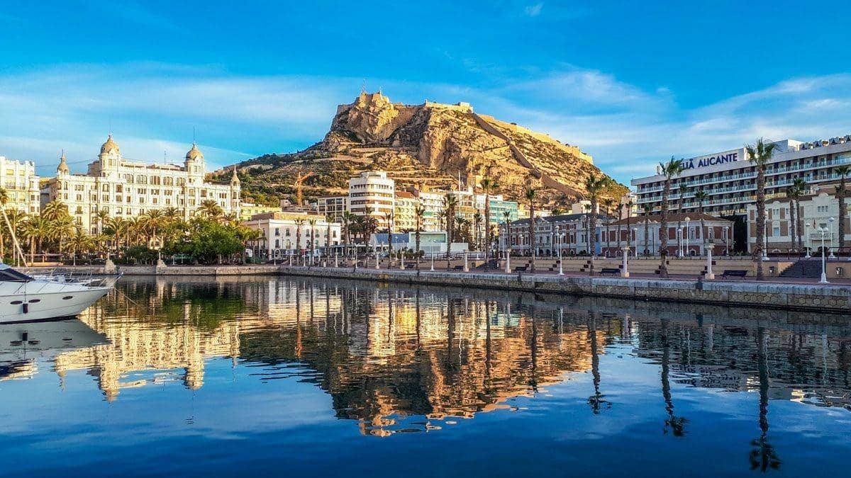 2 quarto Apartamento para venda em Alicante cidade - 234 900 € (Ref: 10030090)