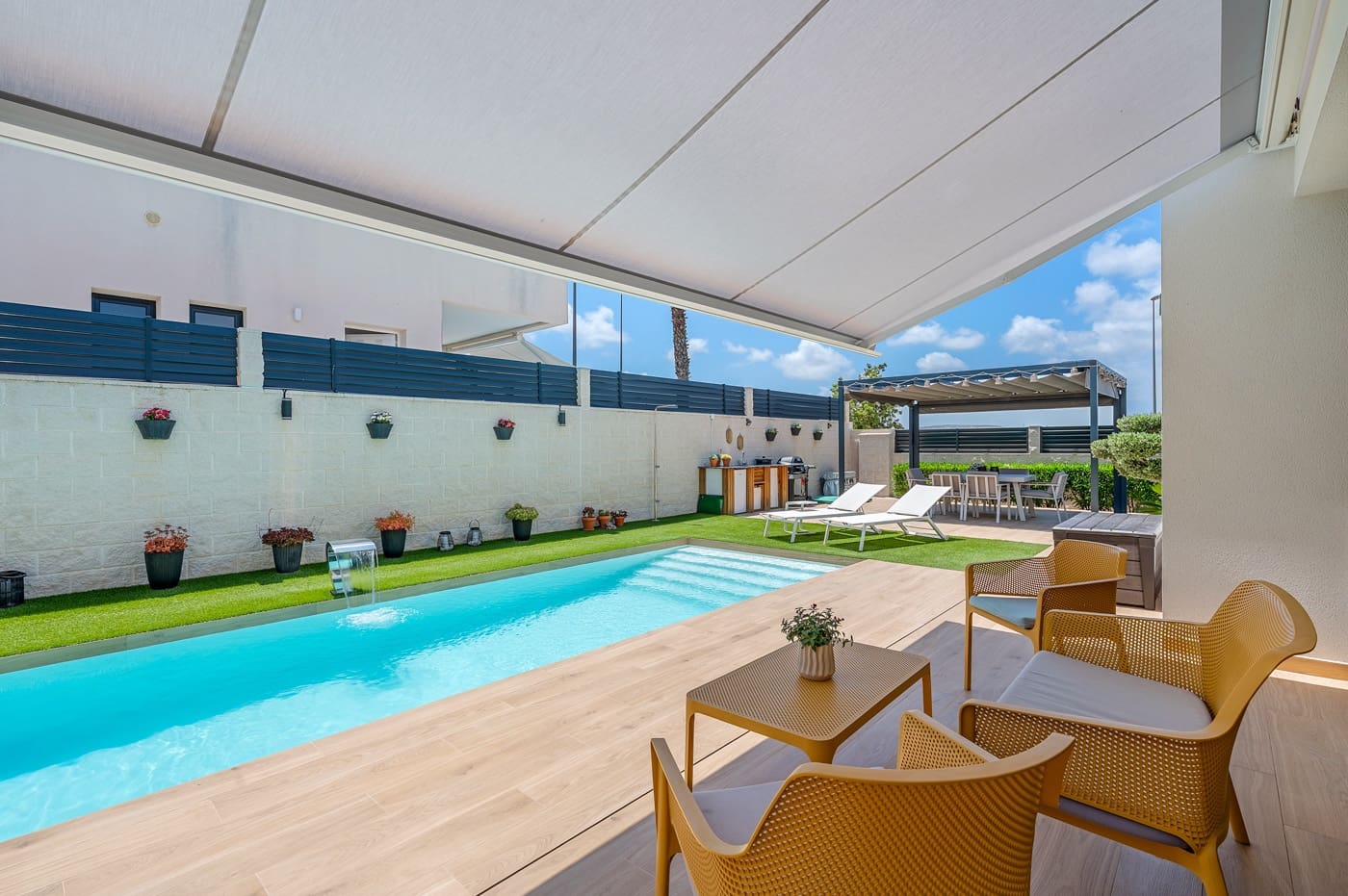 3 slaapkamer Villa te koop in Benijofar met zwembad - € 599.000 (Ref: 10037886)