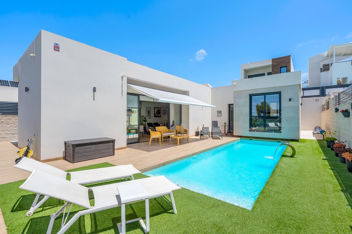 3 slaapkamer Villa te koop in Benijofar met zwembad - € 599.000 (Ref: 10037886)