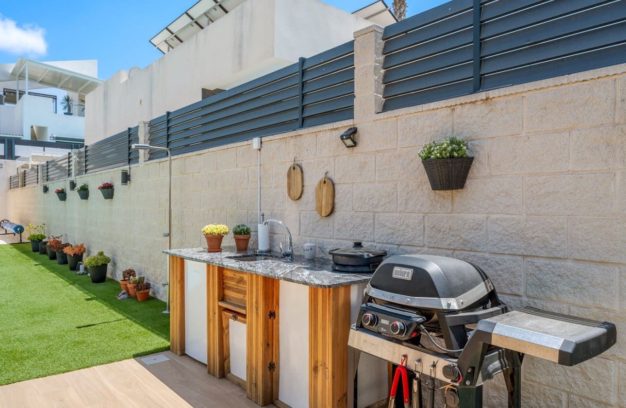 3 bedroom Villa for sale in Benijofar with pool - € 599,000 (Ref: 10037886)