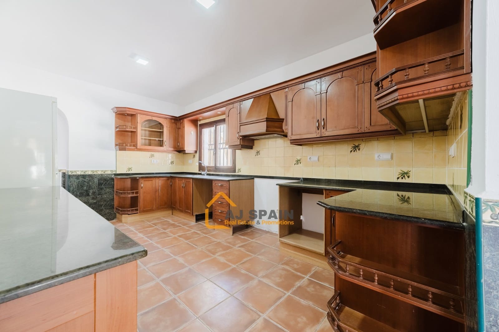 5 bedroom Finca/Country House for sale in Barinas with pool - € 472,000 (Ref: 10040212)