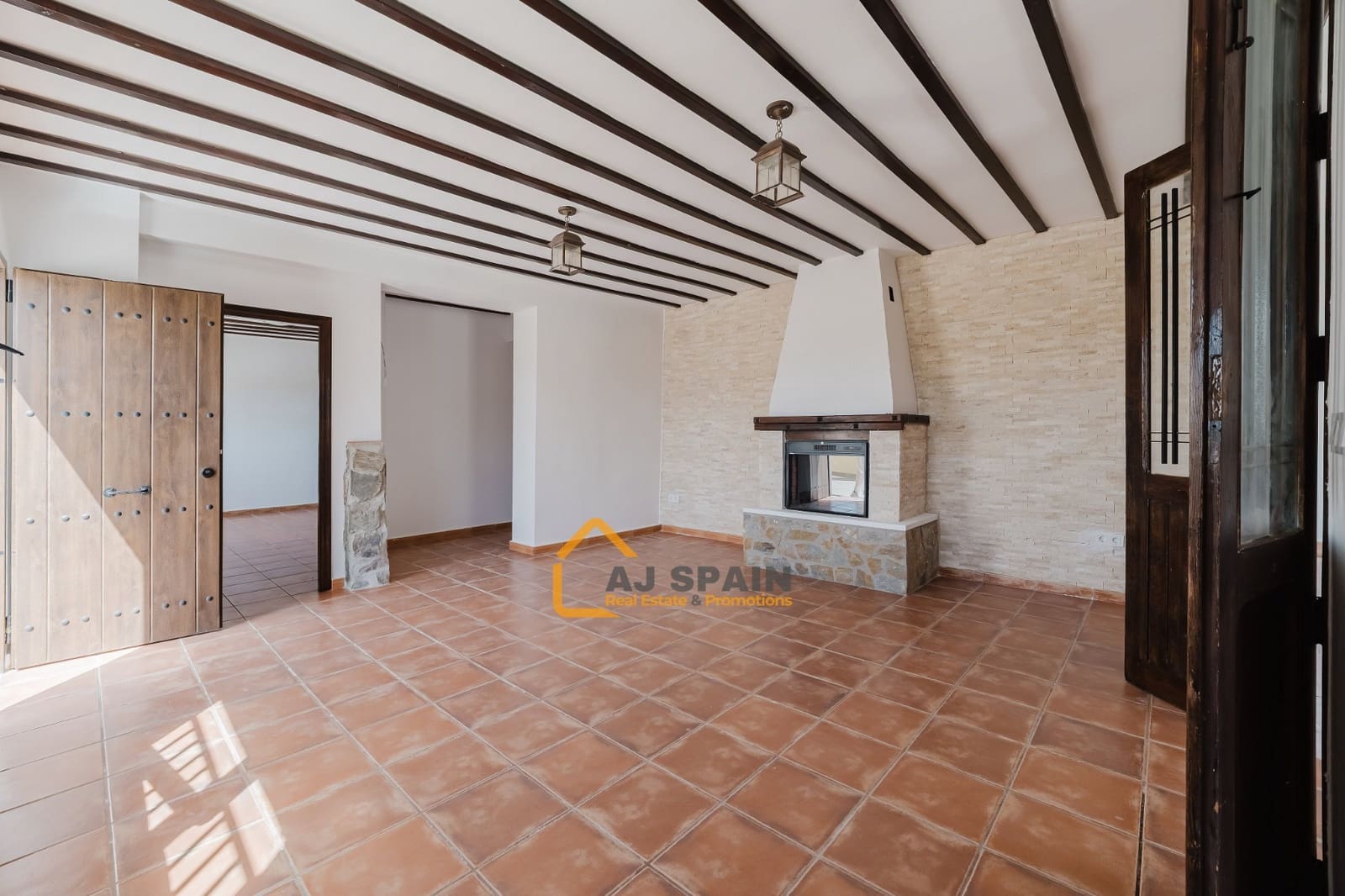 5 bedroom Finca/Country House for sale in Barinas with pool - € 472,000 (Ref: 10040212)