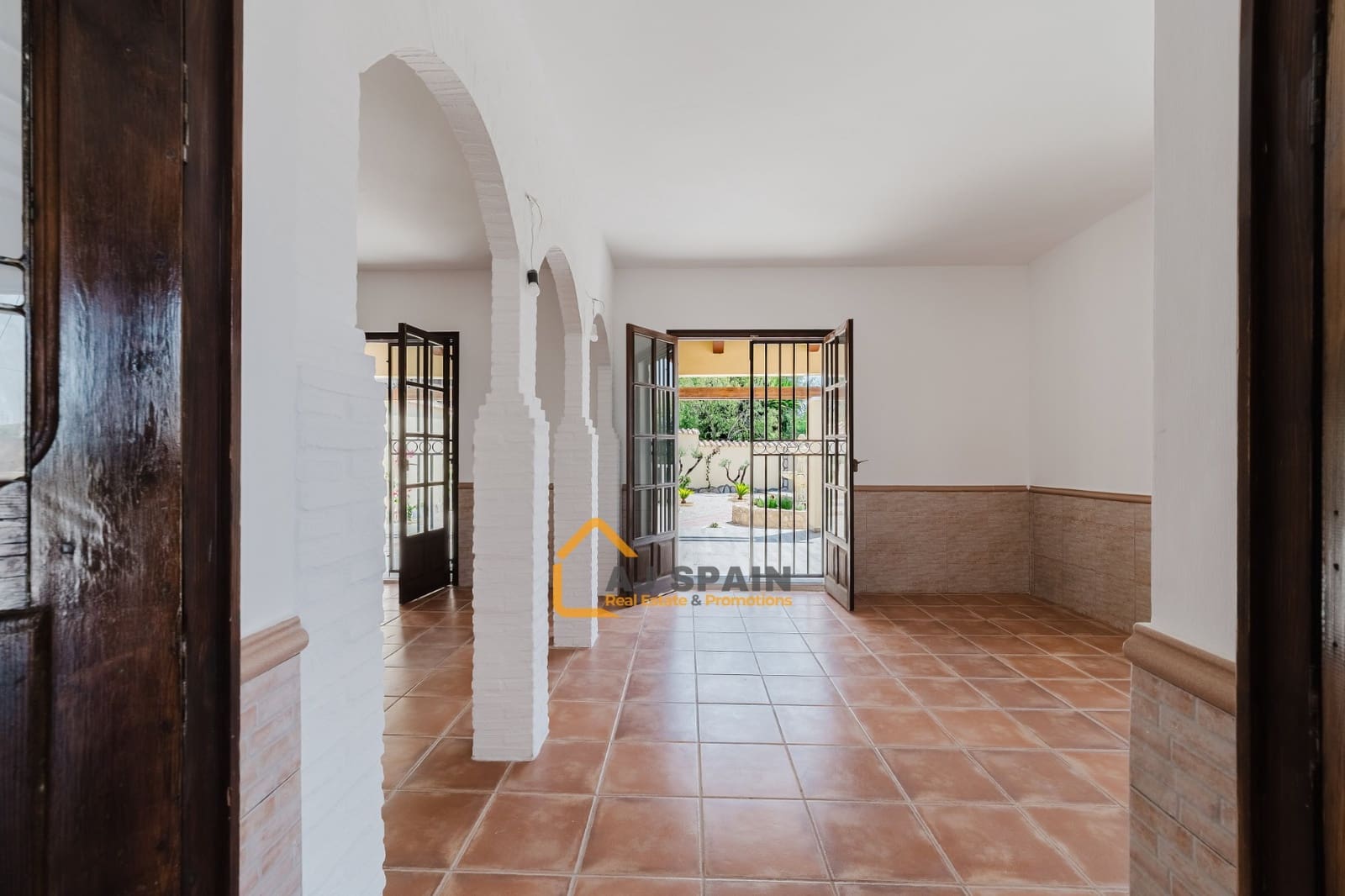5 bedroom Finca/Country House for sale in Barinas with pool - € 472,000 (Ref: 10040212)