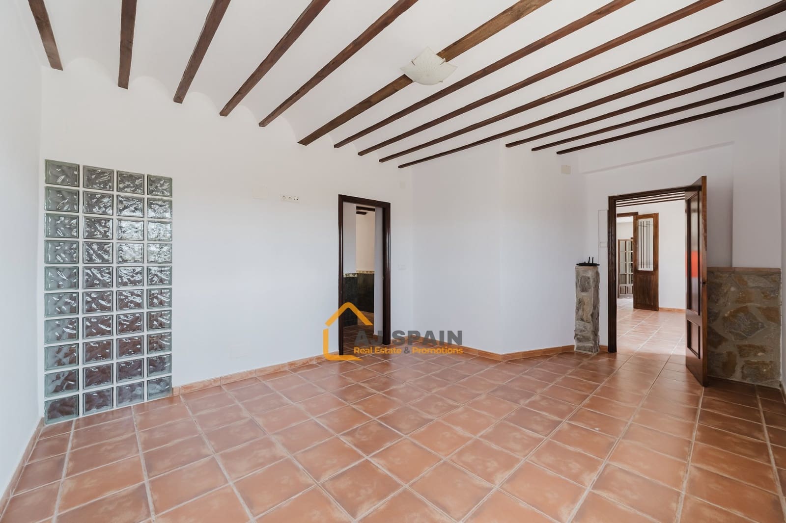 5 bedroom Finca/Country House for sale in Barinas with pool - € 472,000 (Ref: 10040212)
