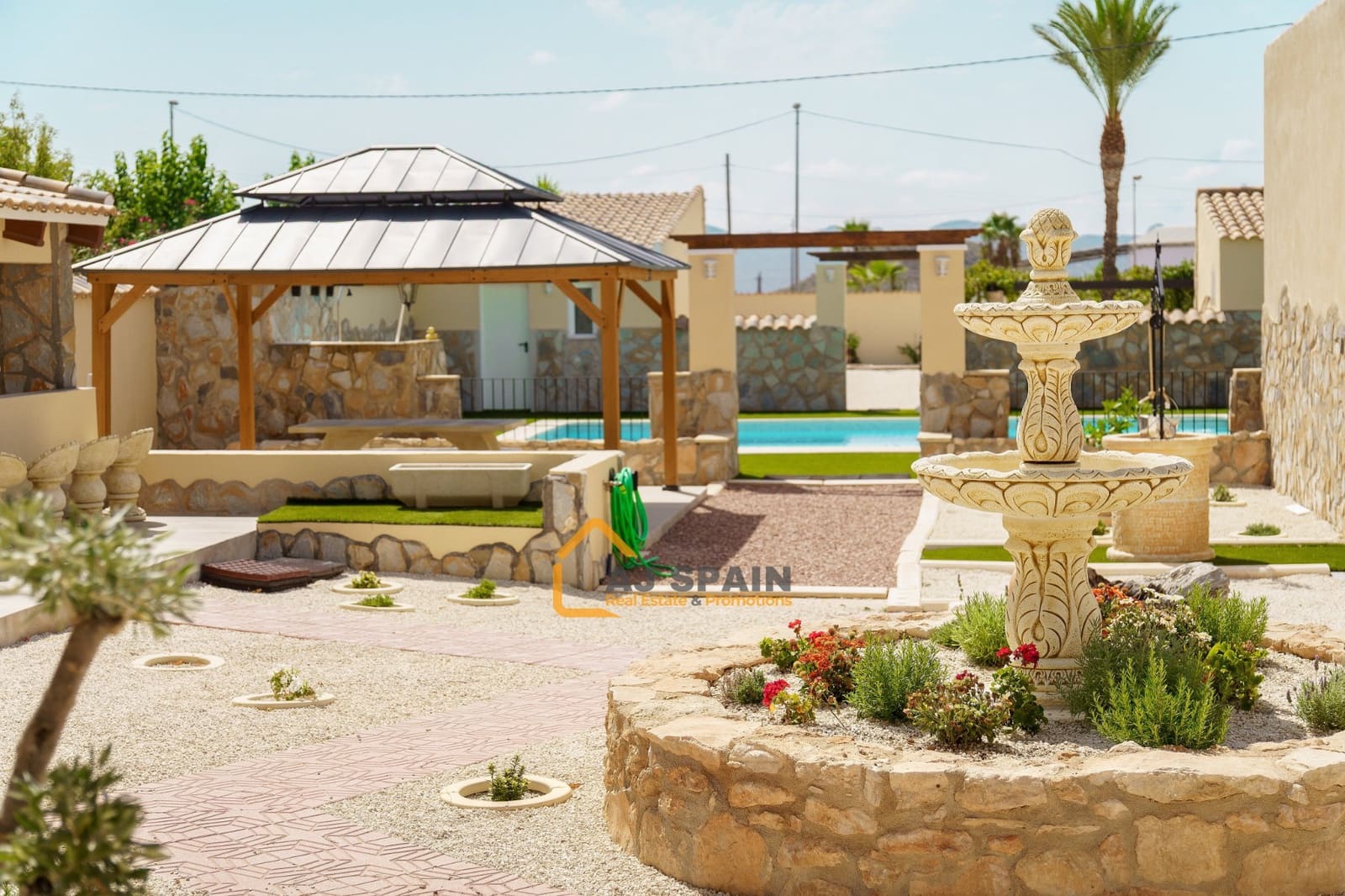 5 bedroom Finca/Country House for sale in Barinas with pool - € 472,000 (Ref: 10040212)