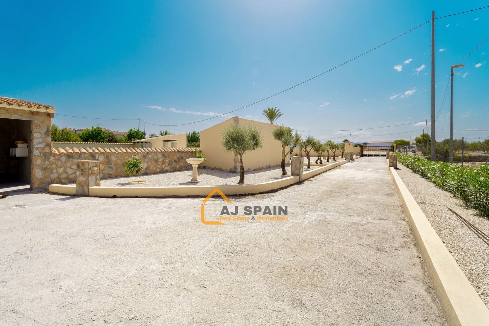 5 bedroom Finca/Country House for sale in Barinas with pool - € 472,000 (Ref: 10040212)