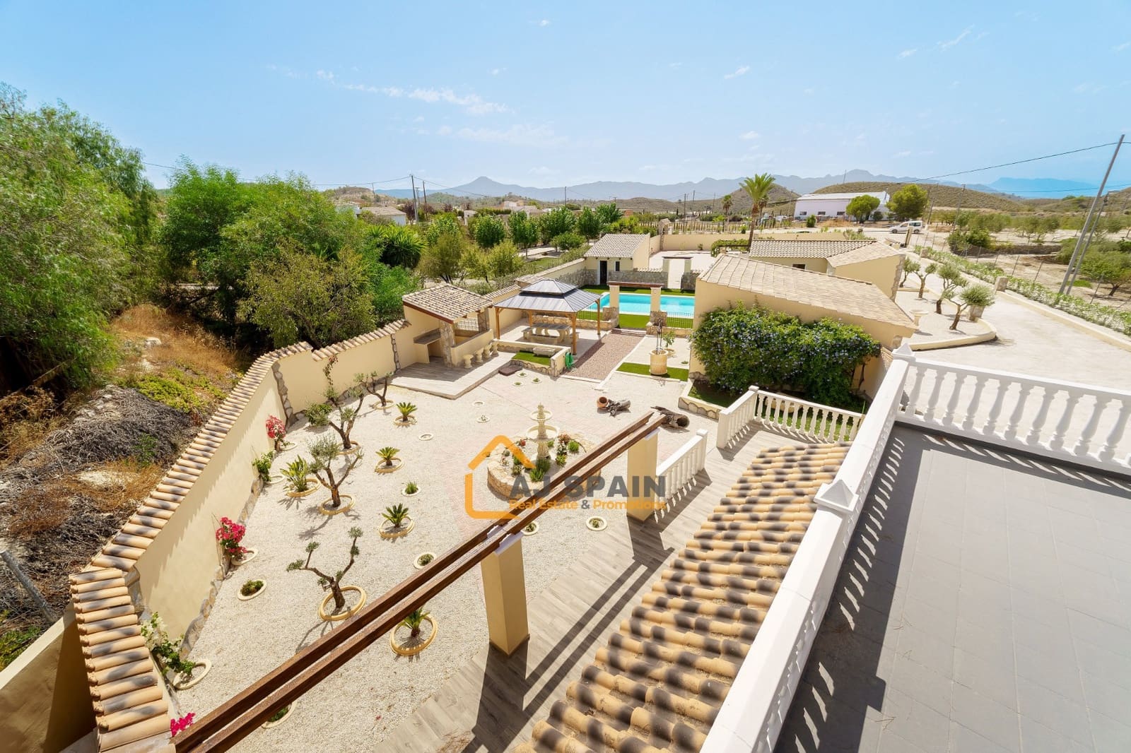 5 bedroom Finca/Country House for sale in Barinas with pool - € 472,000 (Ref: 10040212)