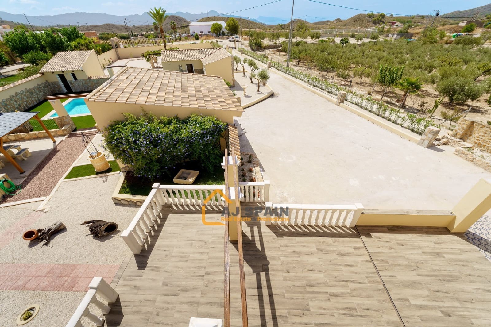 5 bedroom Finca/Country House for sale in Barinas with pool - € 472,000 (Ref: 10040212)