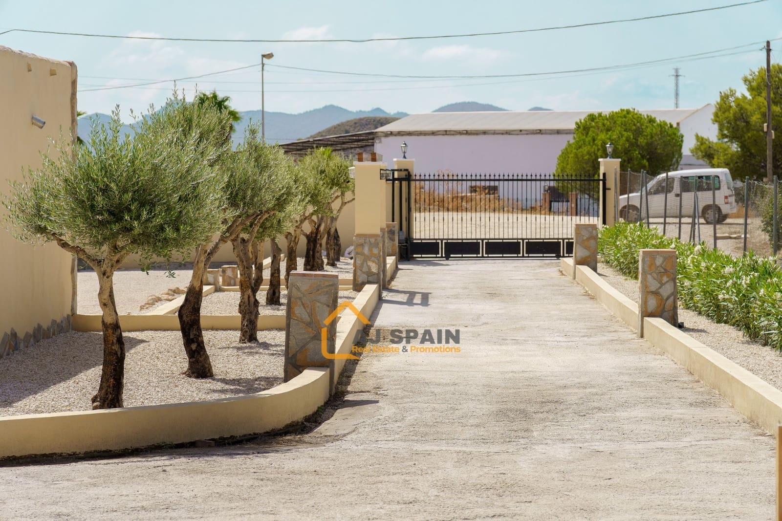 5 bedroom Finca/Country House for sale in Barinas with pool - € 472,000 (Ref: 10040212)