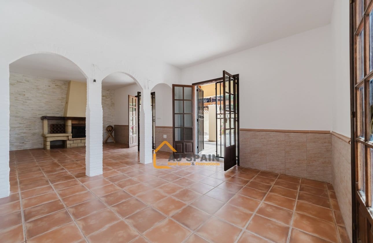 5 bedroom Finca/Country House for sale in Barinas with pool garage - € 472,000 (Ref: 10040212)