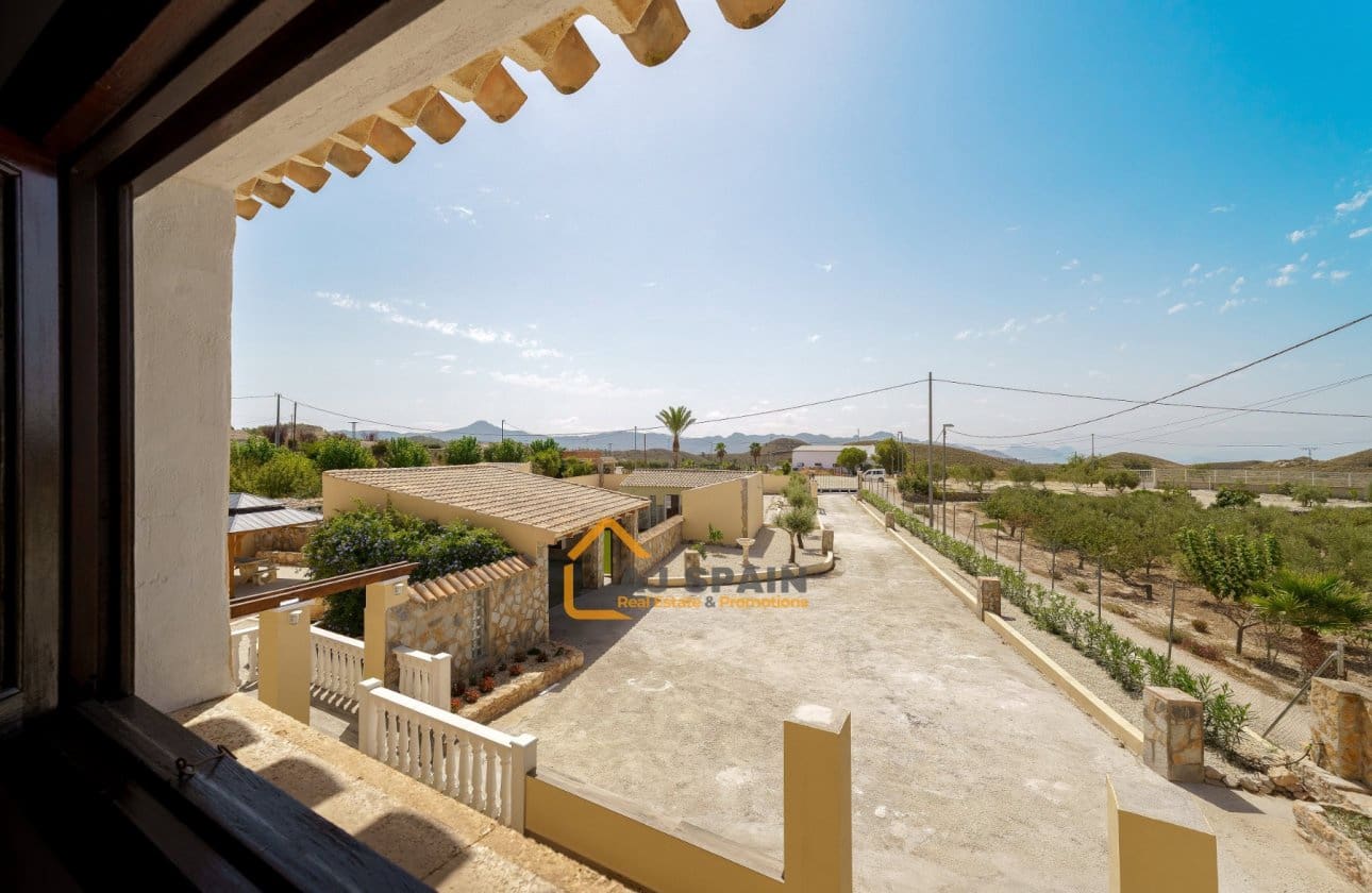 5 bedroom Finca/Country House for sale in Barinas with pool garage - € 472,000 (Ref: 10040212)