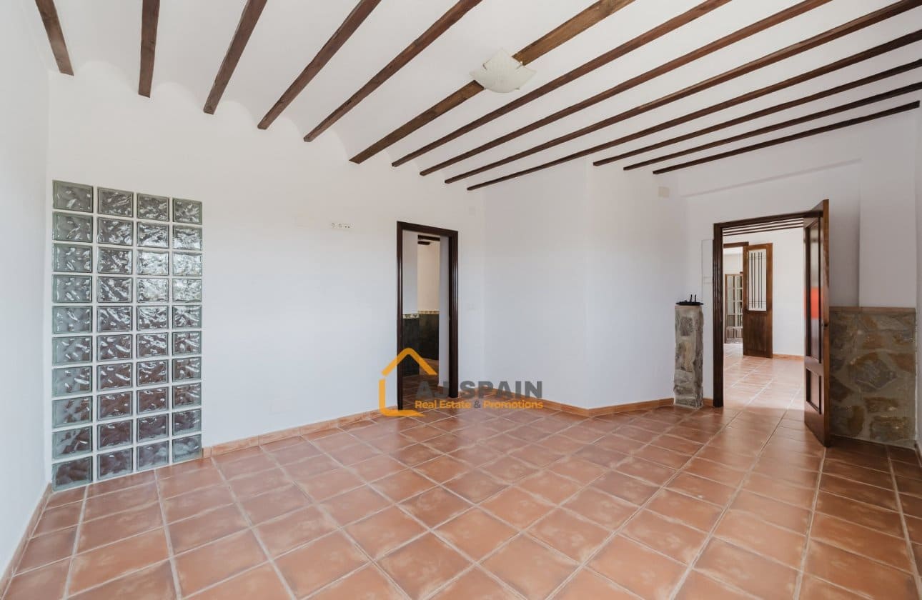 5 bedroom Finca/Country House for sale in Barinas with pool garage - € 472,000 (Ref: 10040212)