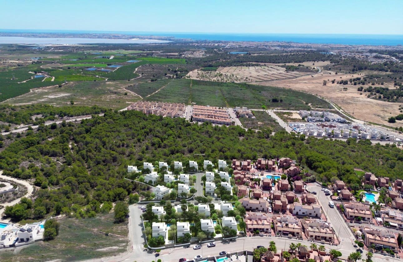 4 soverom Villa til salgs i San Miguel de Salinas med svømmebasseng - € 1 000 000 (Ref: 10047917)