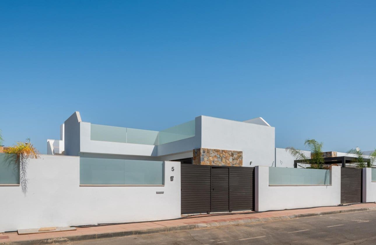 3 bedroom Villa for sale in San Javier with pool - € 621,500 (Ref: 10047951)